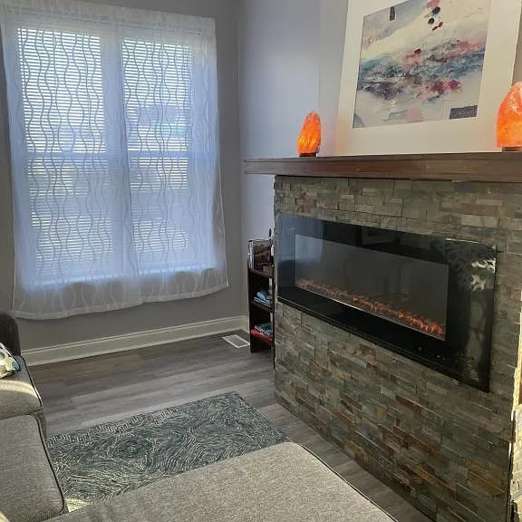 877 Heyl Ave — Photo 6
