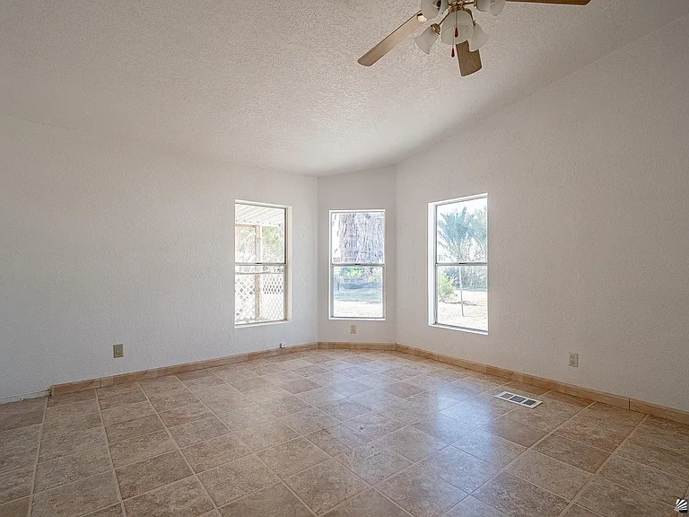 12546 S Cortez Ave — Photo 8