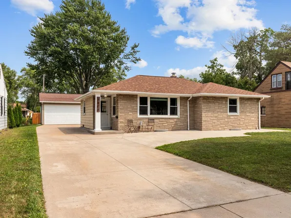 1906 S Memorial Dr, Appleton, WI 54915