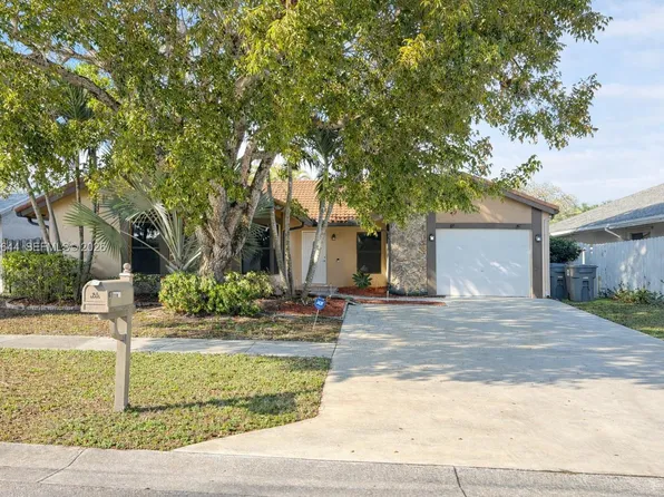 21374 Summertrace Cir, Boca Raton, FL 33428