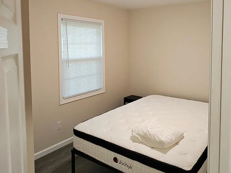 832 Newman St — Photo 20