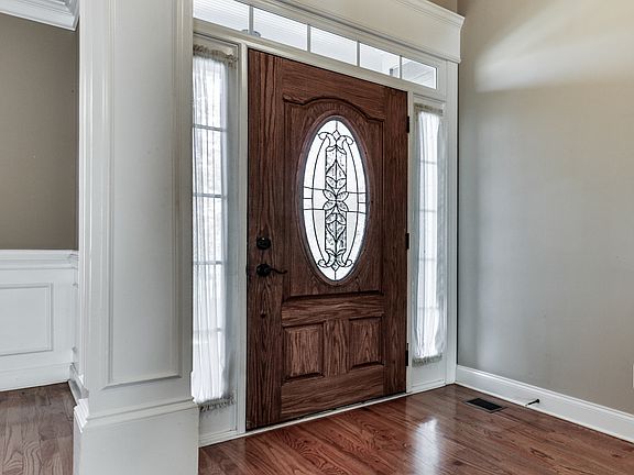 5th image of 1027 Meadow Brook Dr