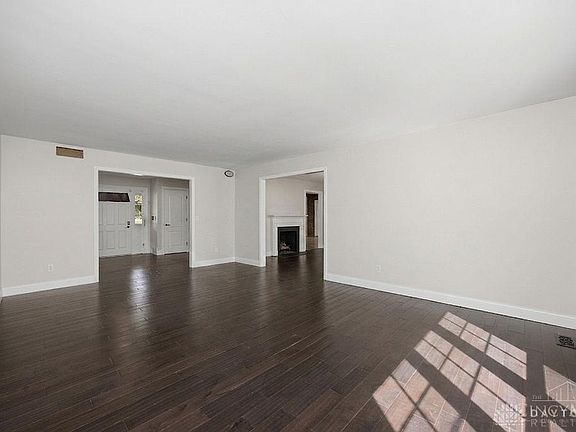 3rd image of 4690 Huston Rd