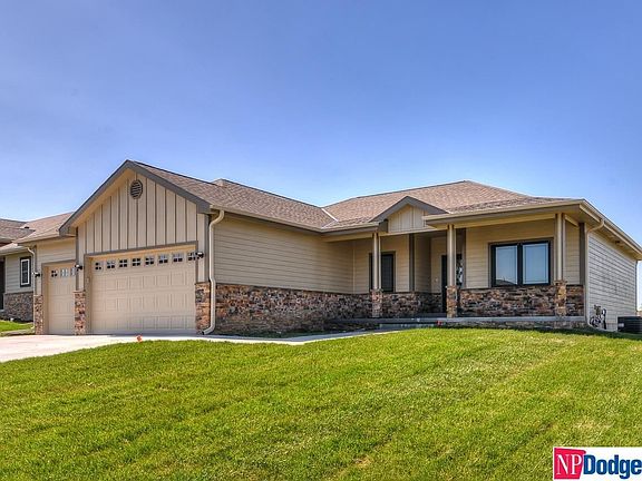 2nd image of 5013 Helwig Ave