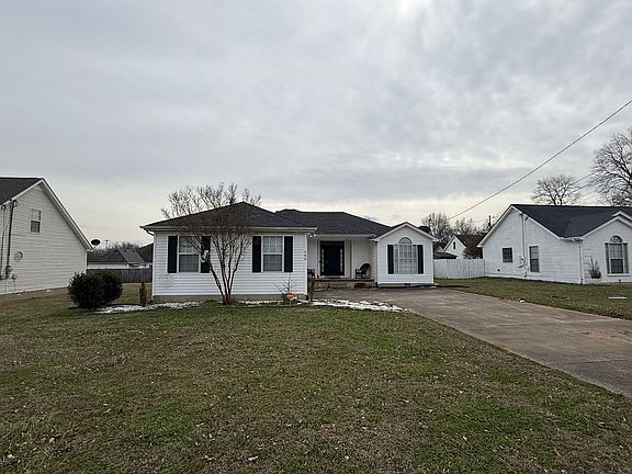 3rd image of 409 Britt Ln