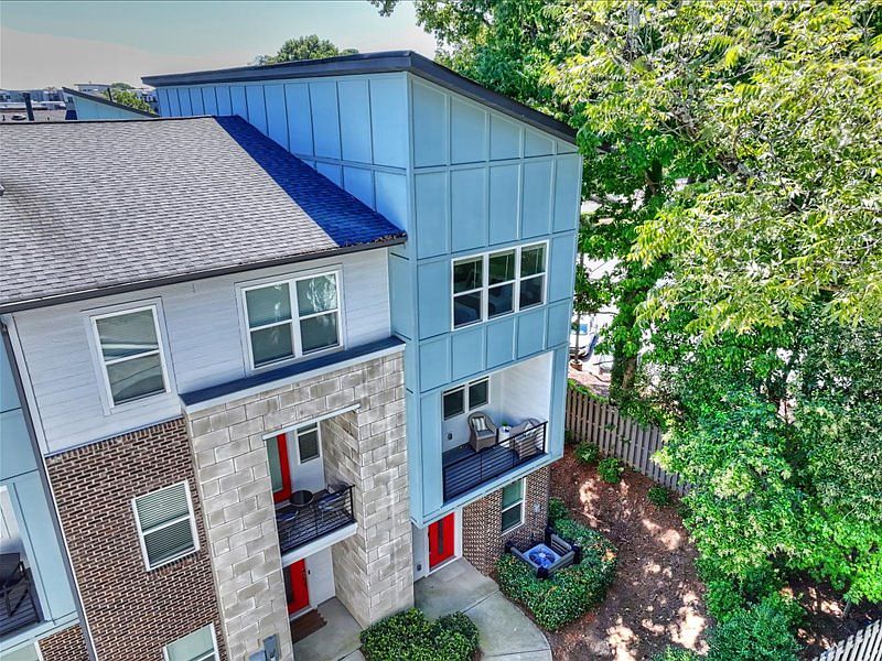 1st image of 1615 Chatham Ave