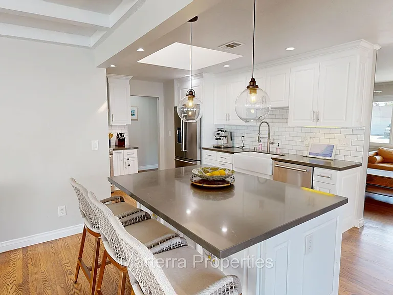 2342 Fordham Dr — Photo 19