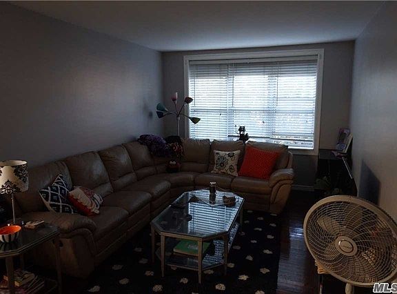 4th image of 5058 42nd St