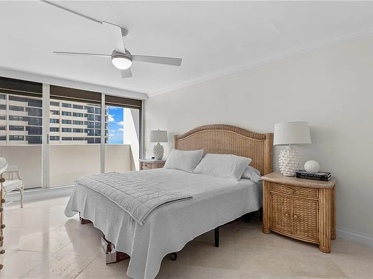 4005 Gulf Shore Blvd N #700 — Photo 32