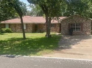 53 Fairway Dr, Hilltop Lakes, TX 77871