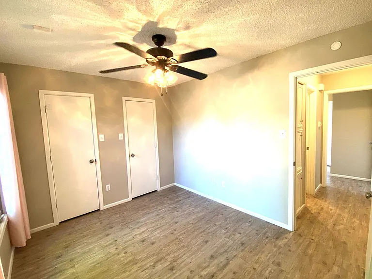 9818 Jordan Ave — Photo 11
