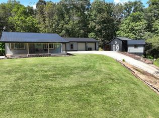 16579 Ripley Rd, Letart, WV 25253