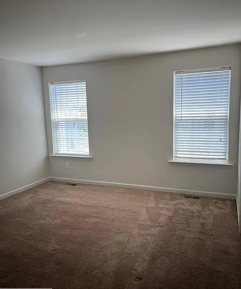 10608 Eastland Cir — Photo 17