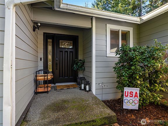 4th image of 6801 183rd Avenue E