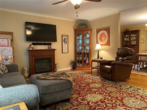 2nd image of 2237 Seneca Dr
