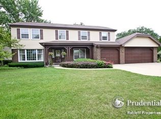3703 Radcliffe Dr, Northbrook, IL 60062