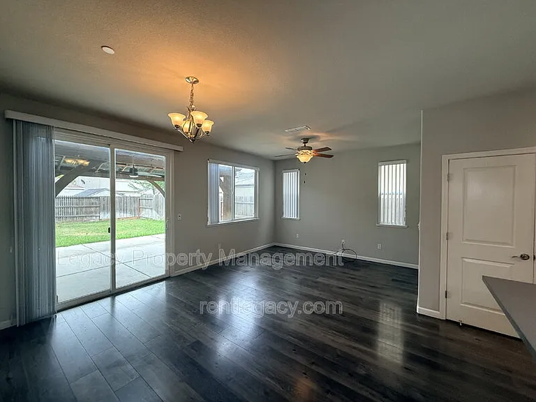 4426 Dry Creek Rd — Photo 7