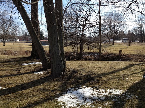 4th image of 15 James Ct