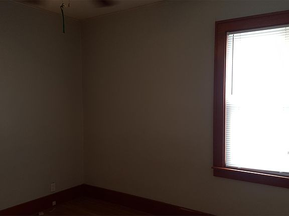5th image of 1307 Maryland St