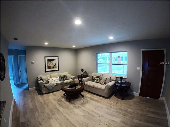 4th image of 3831 Hudson Ln