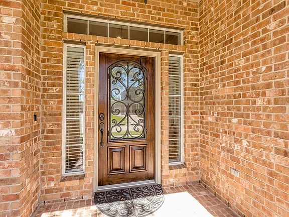 3rd image of 7723 Bayou Green Ln