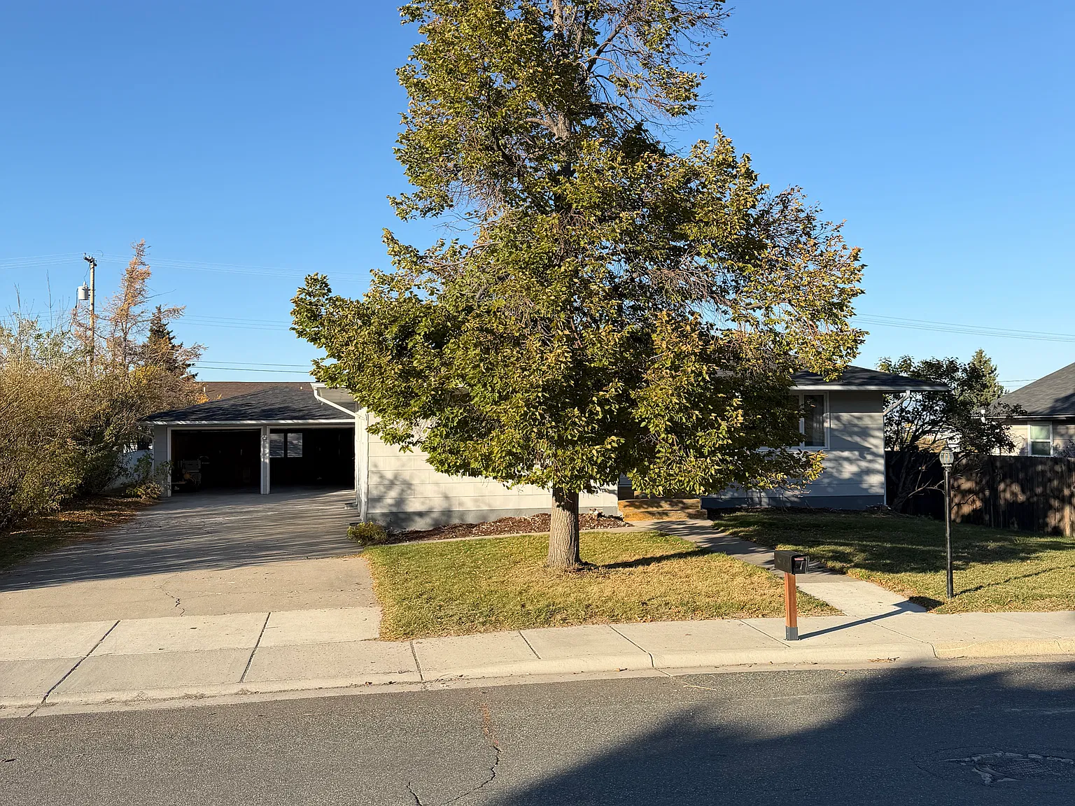 3 bed, 1096 sqft, $2,400 — Photo 1