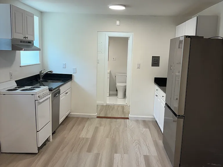 60 Gorham Ave #D — Photo 9
