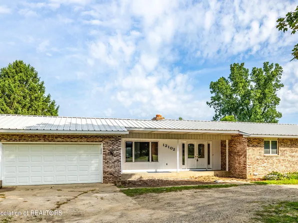 12102 Raelyn Hills Dr, Perry, MI 48872