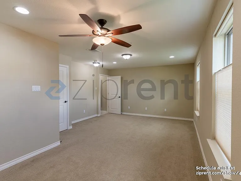 1025 Highknoll Ln — Photo 17