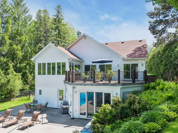 13920 McGinty Rd E, Minnetonka, MN 55305