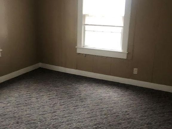 2nd image of 254 28th St NE