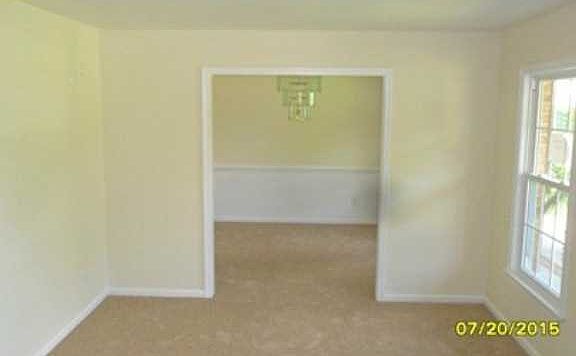 4th image of 801 Tiverton Pl