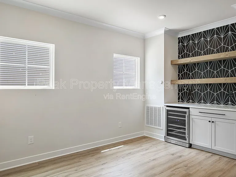 1633 Bilder Ct — Photo 9