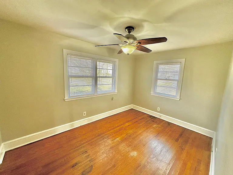 3415 Benard Ave — Photo 12