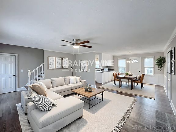2nd image of 916 S Deshon Rd