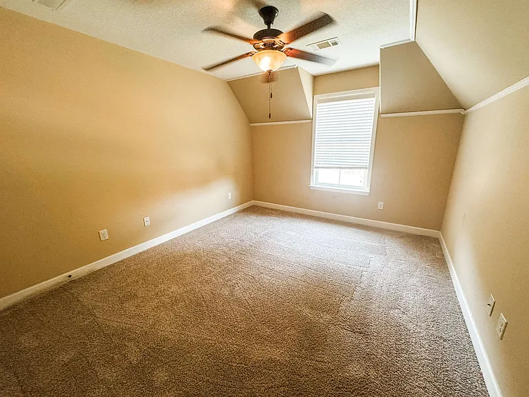 4435 Chestnut Hill Dr — Photo 15