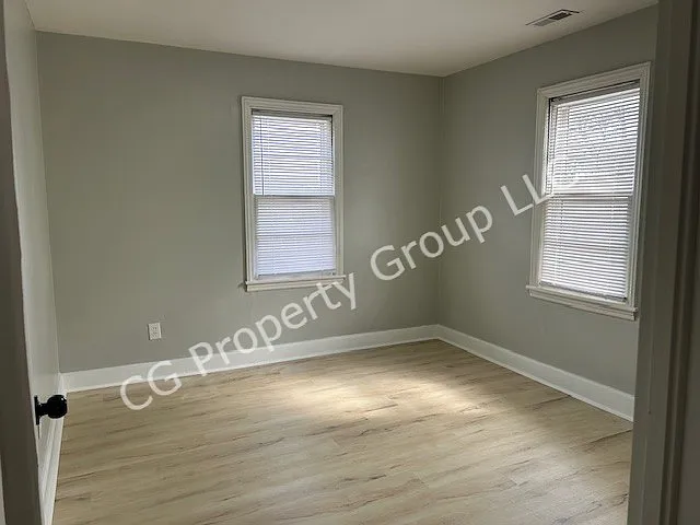 475 Virgil Ave — Photo 6