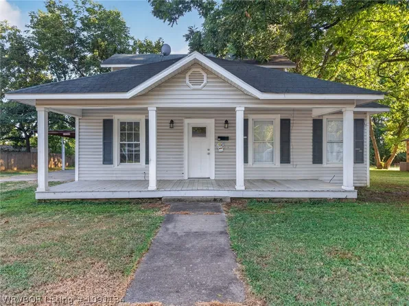 430 W 2nd St, Booneville, AR 72927