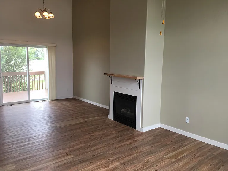 813 N Coach Ln — Photo 12