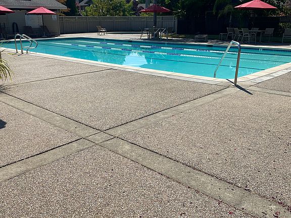 2nd image of 49 Valley Club Cir