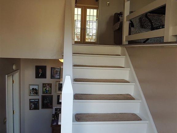 5th image of 406 William Penn Dr