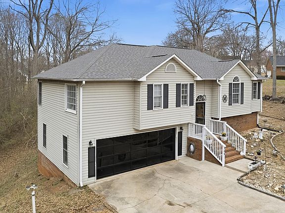 4th image of 308 Fireside Ct