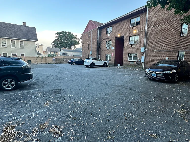 254 Oak St #7 — Photo 17