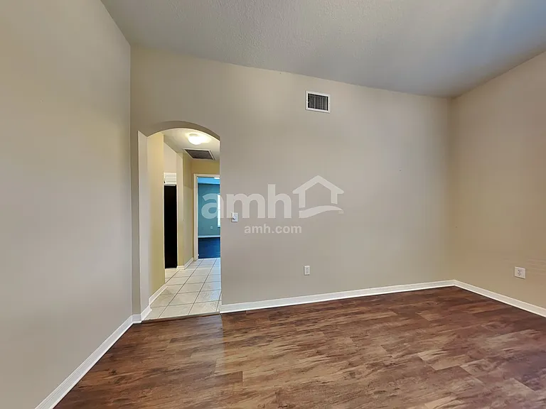 9423 Hunters Pond Dr — Photo 7