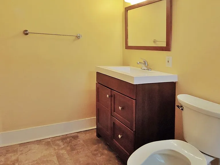 501 Gilmour St #3 — Photo 8