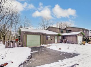 210 Park Meadows Dr, Yellow Springs, OH 45387