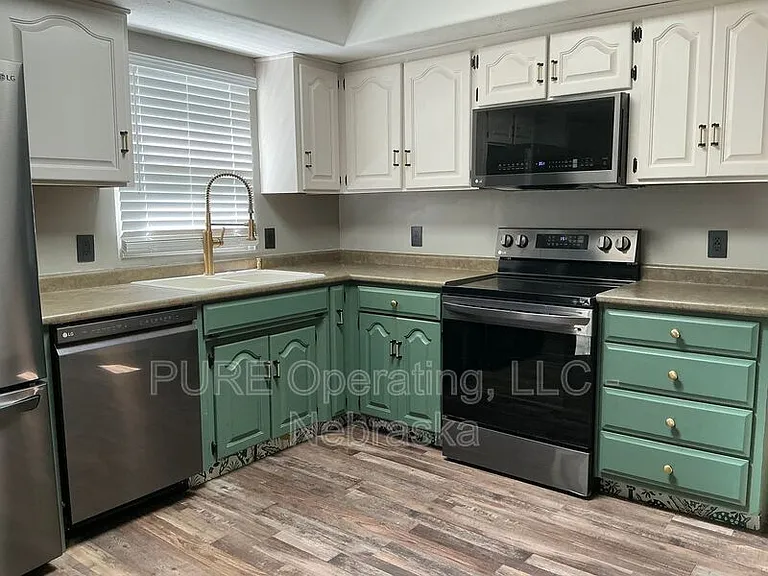 5018 S 163rd St — Photo 30