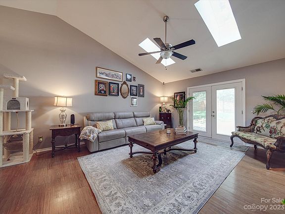 3rd image of 12522 Shelly Pines Dr
