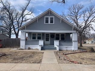 445 N 5th St, Hebron, NE 68370