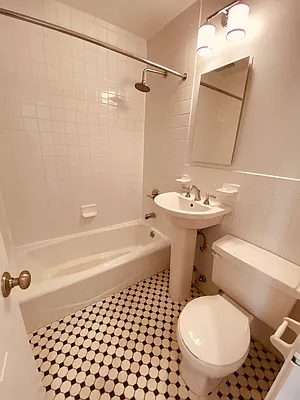 Rented by Metropolis Real Estate of Manhattan | media 12